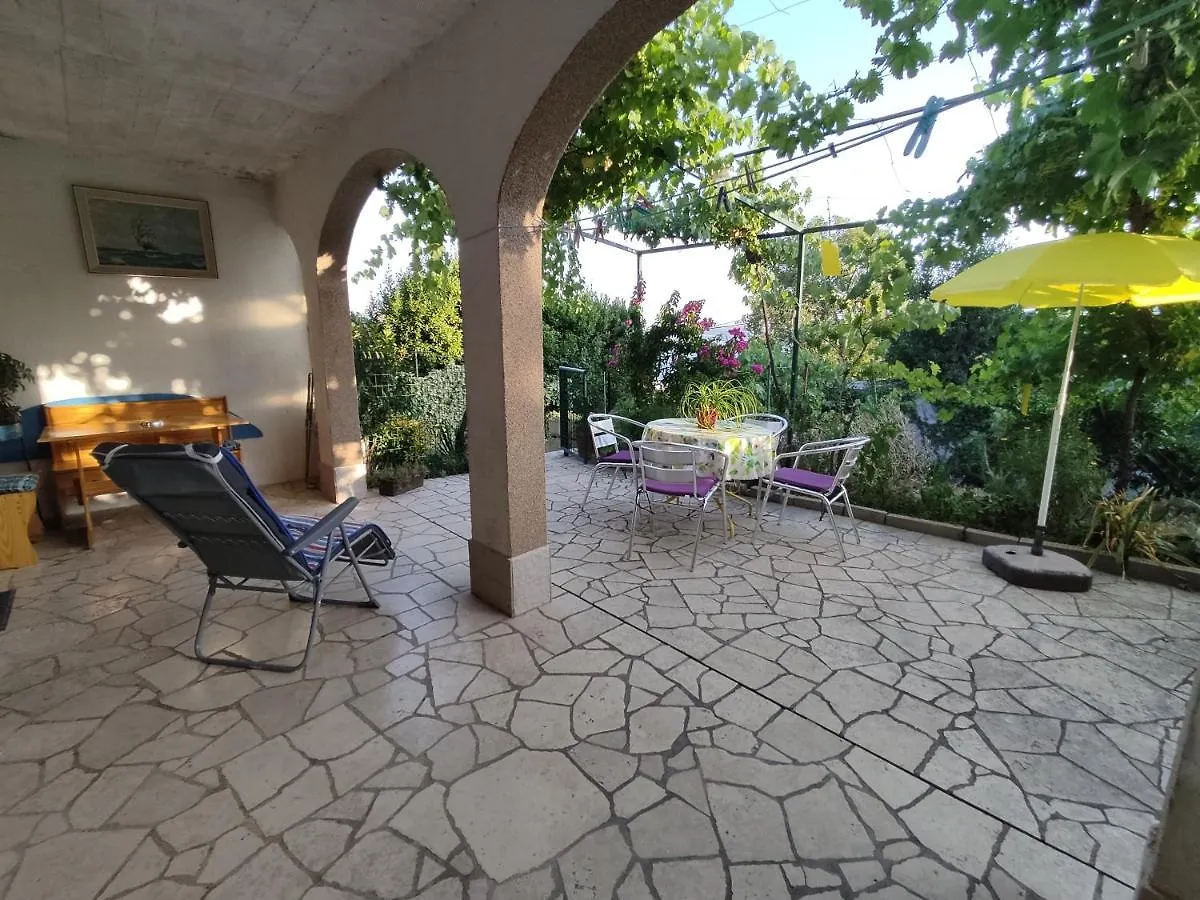 Apartments Garden-Sea View With Terrace Dramalj