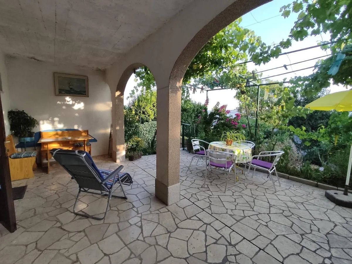 Apartments Garden-Sea View With Terrace Dramalj 0*,