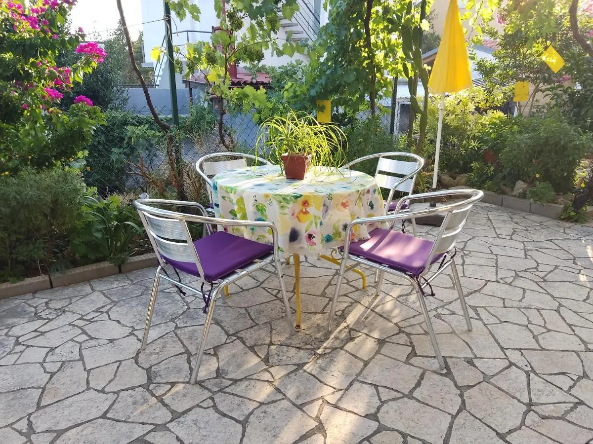 Apartments Garden-Sea View With Terrace Dramalj