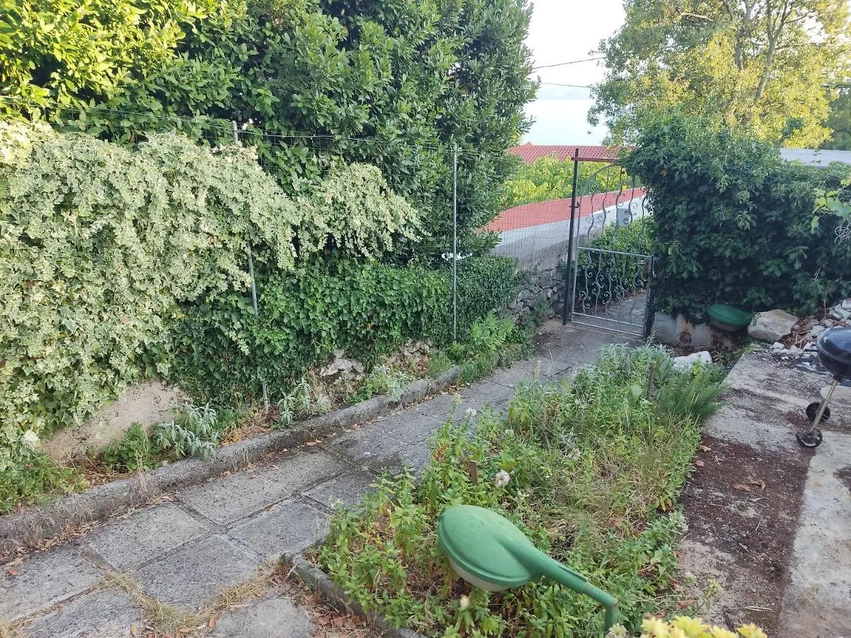 Apartments Garden-Sea View With Terrace Dramalj