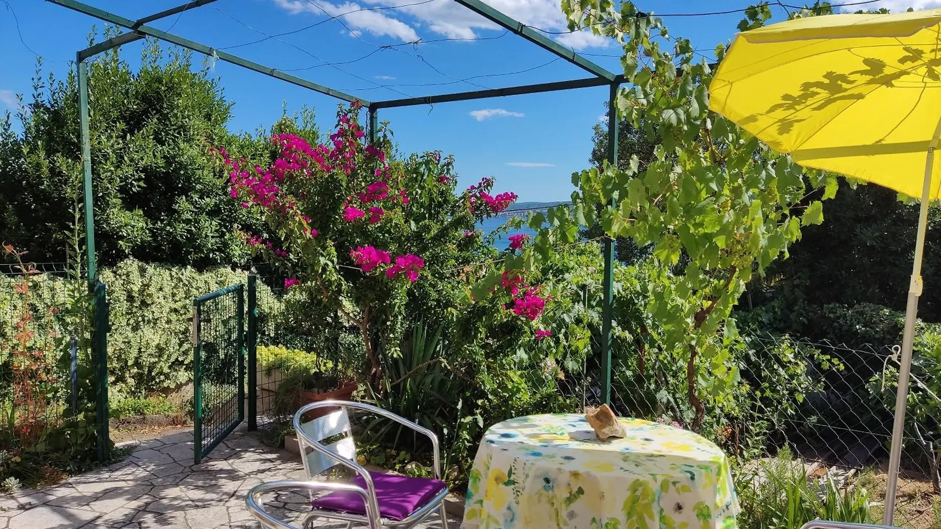 Apartments Garden-Sea View With Terrace Dramalj 0*,